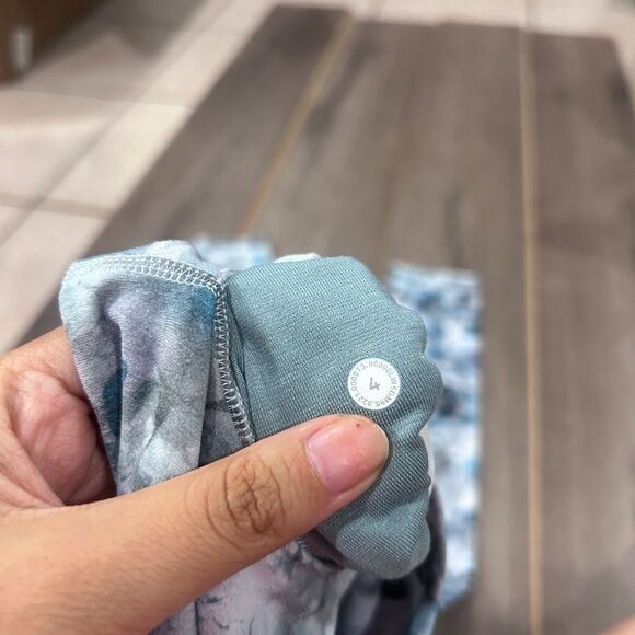 Lululemon Women Align High Rise 28” - Picture 3 of 3